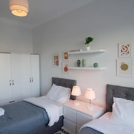 Charming 3bdr In The Heart Of Halkal Merkez 公寓