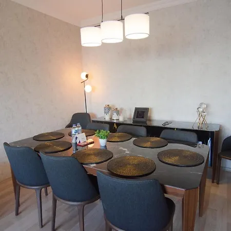 Apartmán Charming 3bdr In The Heart Of Halkal Merkez